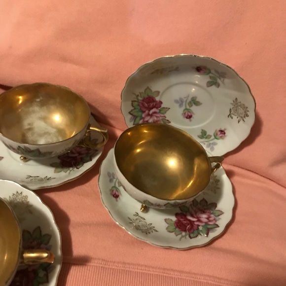 Set 4 porcelain cups and 2 additional dishes - Picture 3 of 9